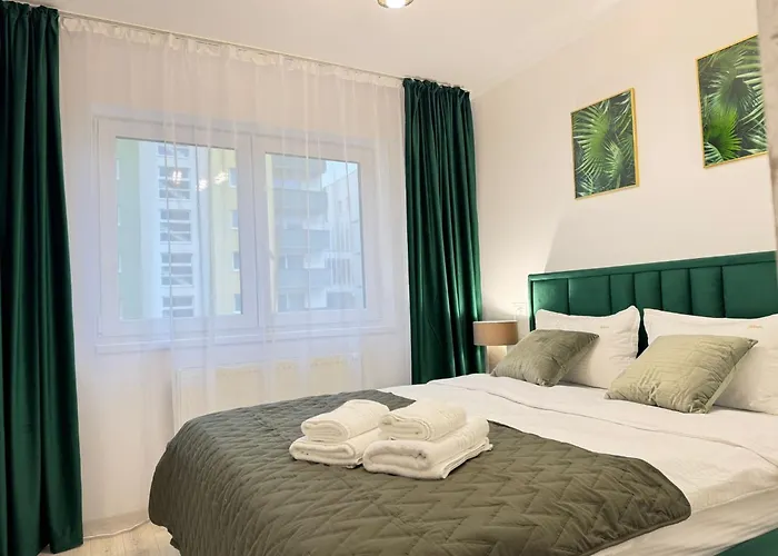 Luxury s Near Coresi Mall By Glam - Parking Option